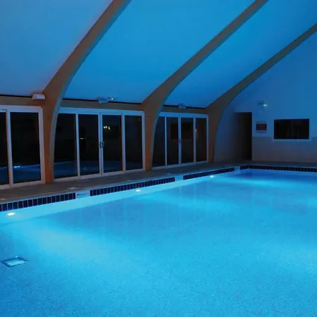 Puffin Hot Tub Lodge, 4 Bedrooms Resort, Pool,gym,bar אתר נופש